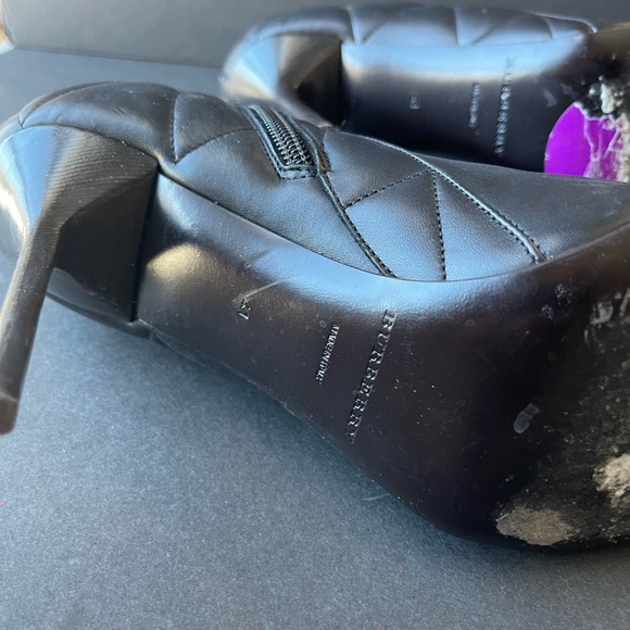 Burberry ladies ancle bots. Size 41. Black - Picture 9 of 14